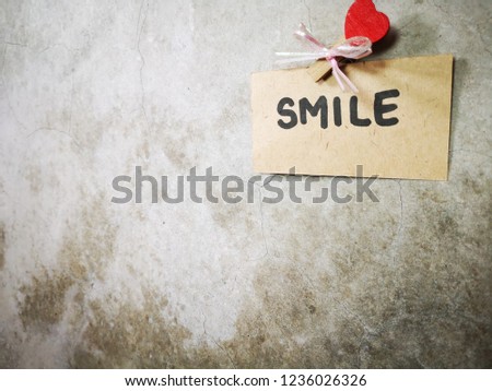 A smiling note to bright your day