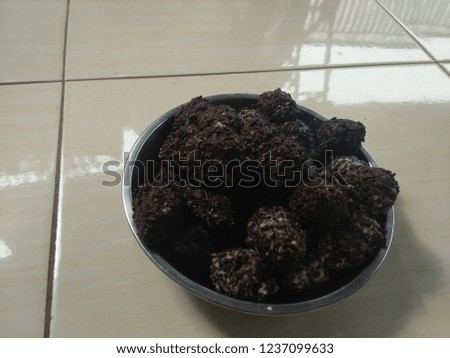 chocolate ball cake