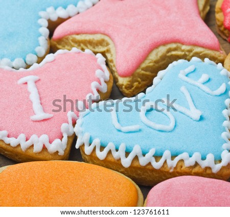 Valentine cookies with the words I love you on the table