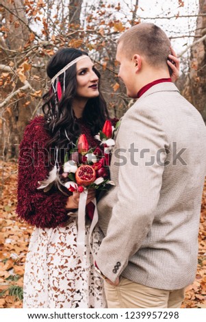 idea for a beautiful photo shoot in the fall of a couple in love