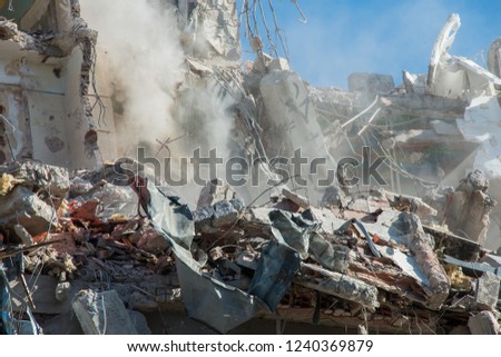 Building demolition in Paris 13