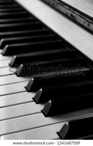 piano keyboard background