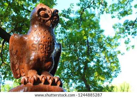 owl wooden statue