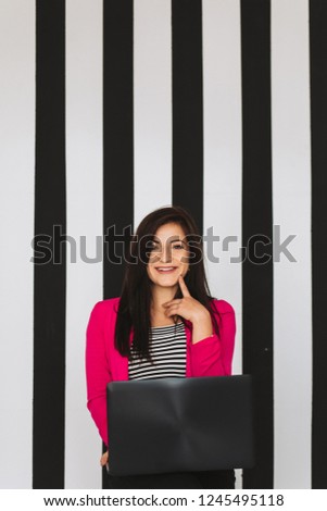 Model on the pink background with white square