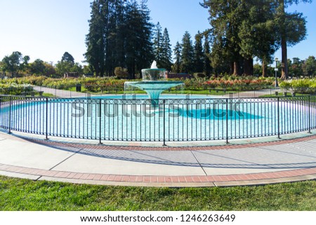 wide angle fountain in Rose Gardens