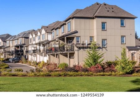 Row of townhouses in a neighborhood Wilsonville Oregon.
