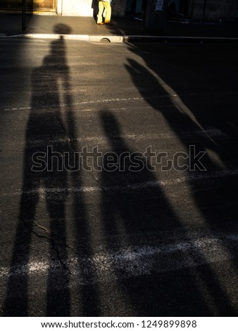 Shadows on the floor 