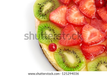 cake with strawberries and kiwi