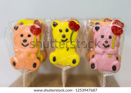 Bear cake pops. Lollipops in the form of bears