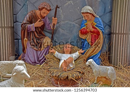 statuettes of Mary, Joseph and baby Jesus,The birthday of Jesus is a statuette of Maria with Joseph and newborn Jesus on the hay