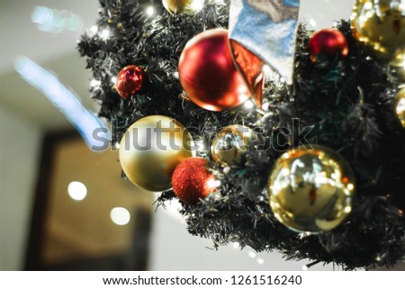 Christmas wreath, tree, Christmas decorations, Christmas gifts, New year, Santa Claus, background, bokeh
