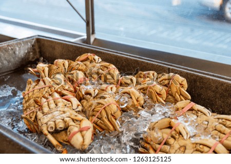 crabs on ice in San Francisco restaurant California, USA, November 2018