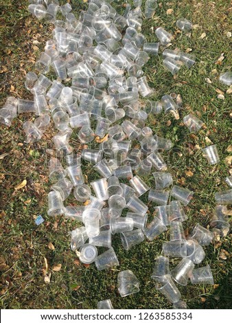 Glass plastic garbage that is caused after the activity is running the devil. It was left on the street. Before the sweep