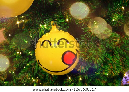 Funny ball With the Christmas tree