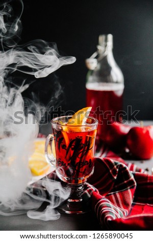 hot mulled wine with fruit