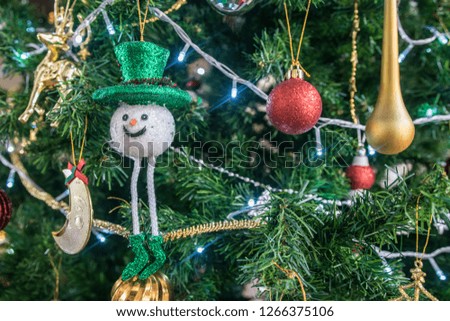 snowman smile with christmas tree