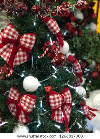 Christmas tree with white balls and ties