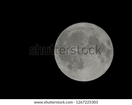 Picture of moon when it is full.