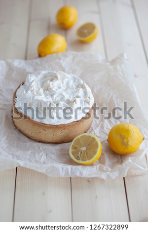 lemon tart with meringue