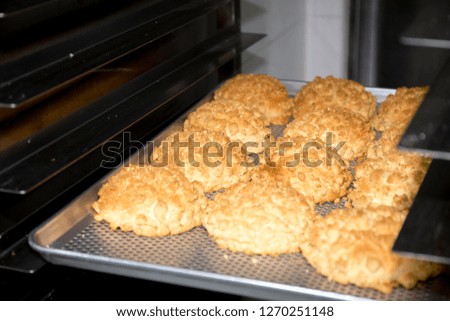 baking decorated with streusel