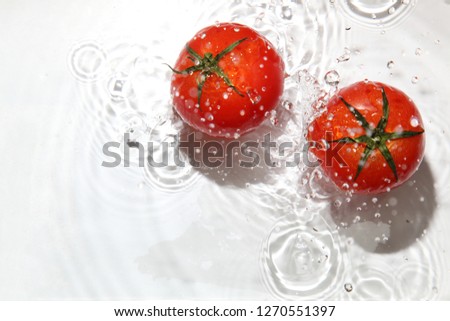 tomato in the water