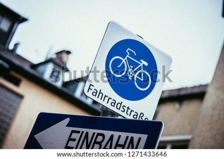 Street sign: cycle path