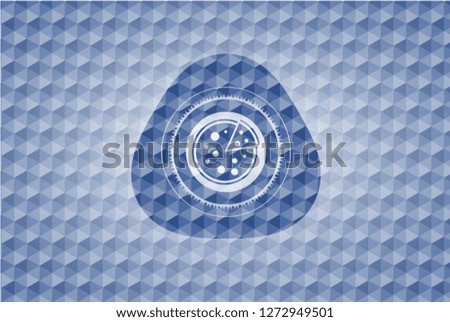 pizza icon inside blue badge with geometric pattern.