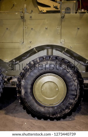 Military vehicle wheel