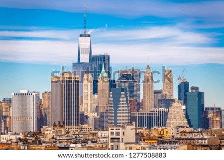 New York City, USA downtown Manhattan skyline.