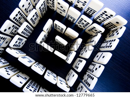 Domino pieces & Labyrinth