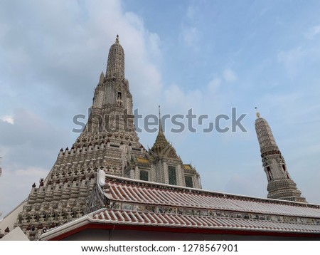 Wat Arun Ratchawararam Ratchawaramahawihan or Wat Arun is a Buddhist temple in Bangkok Yai district of Bangkok, Thailand, on the Thonburi west bank of the Chao Phraya River.