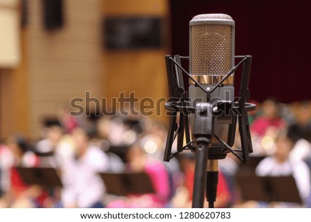microphone on stage
recording Microphones
live recording
live microphone
Recorde microphones
studio microphone
professional microphone
singer microphones
music microphones
instrument mic
recording
