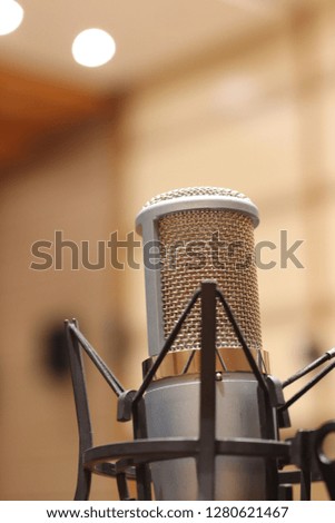 microphone on stage
recording Microphones
live recording
live microphone
Recorde microphones
studio microphone
professional microphone
singer microphones
music microphones
instrument mic
recording