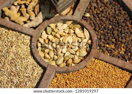 
Oriental spices and kitchen herbs