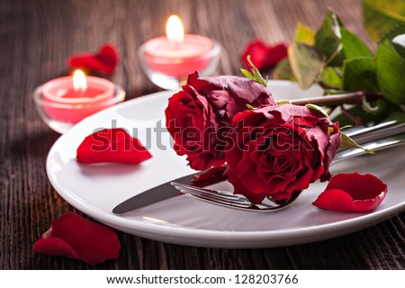 table setting for valentines day with roses Royalty-Free Stock Photo #128203766