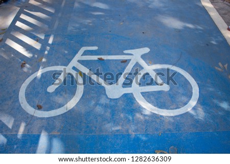 Symbol the road for bicycles