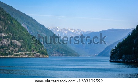 Travelling to Norway. Mountains, rivers, lakes and fjords