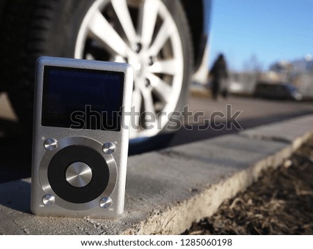 Personal MP3 player to listen to your favorite tunes, artists and music. This player takes up little space, weighs little, holds in its memory a lot of music tunes and it can be constantly carried wit