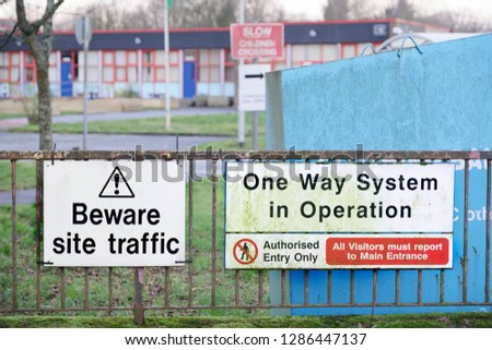One way system operation construction site traffic sign