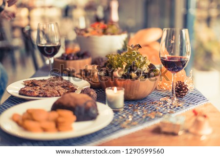 christmas eve thanksgiving dinner party food festive celebrating ideas concept