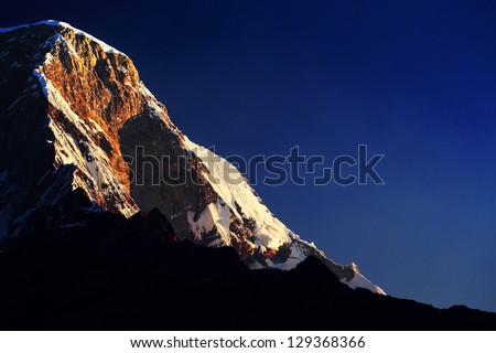 Huascaran Peak in Cordiliera Blanca, Peru, South America