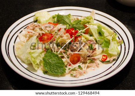 Spicy Tuna Salad with peppermint