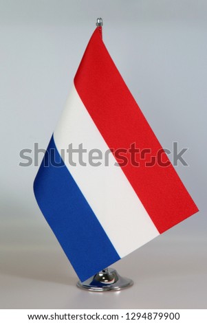 Table Flag of the Netherlands, Flagpole.