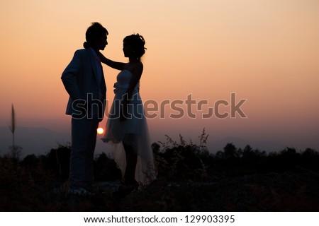 Silhouette romantic Scene of love couples partners