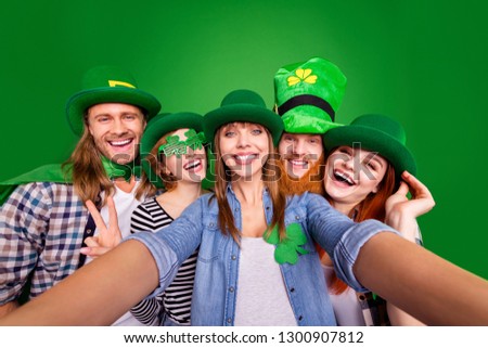 Close up photo cheer glad company five friends tradition national day funny funky specs casual outfit clothes saint paddy day laugh laughter isolated on bright vivid green background