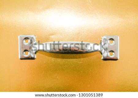 Metal case handle