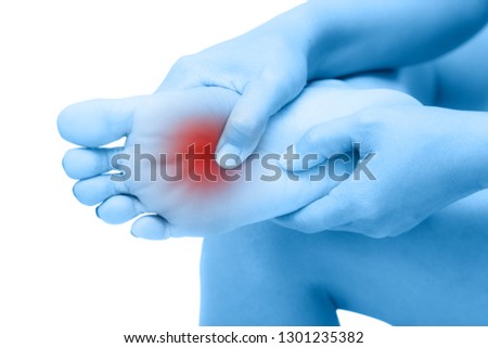 Pain in the foot of the elderly.Symptoms of peripheral neuropathy.
Most symptoms are numbness in the fingertips and foot.