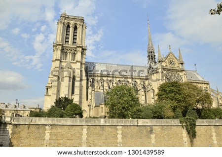 Elements of architecture of the Cathedral of Notre Dame