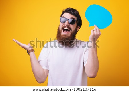 Share opinion speech bubble copy space. Men with beard mature hipster wear sunglasses. Explain humor concept. Funny story and humor. Royalty-Free Stock Photo #1302107116
