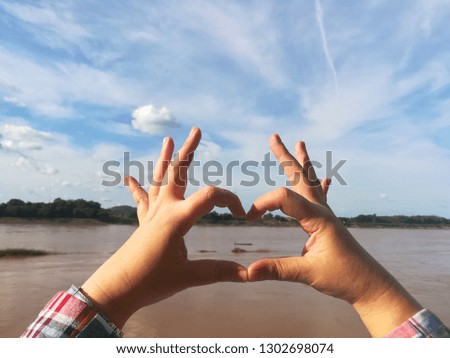heart shaped hand